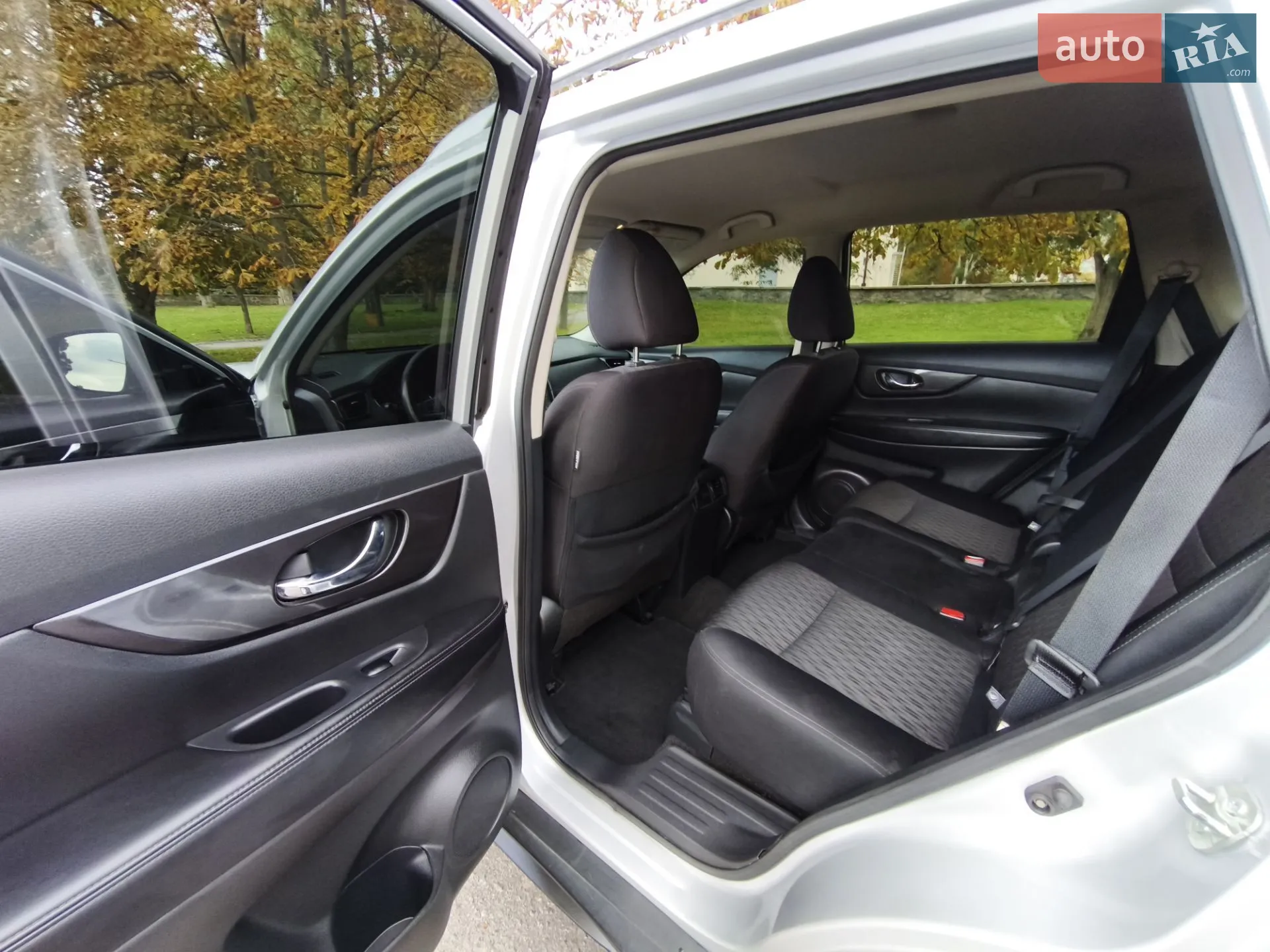 2019 Nissan Rogue - мініатюра 11