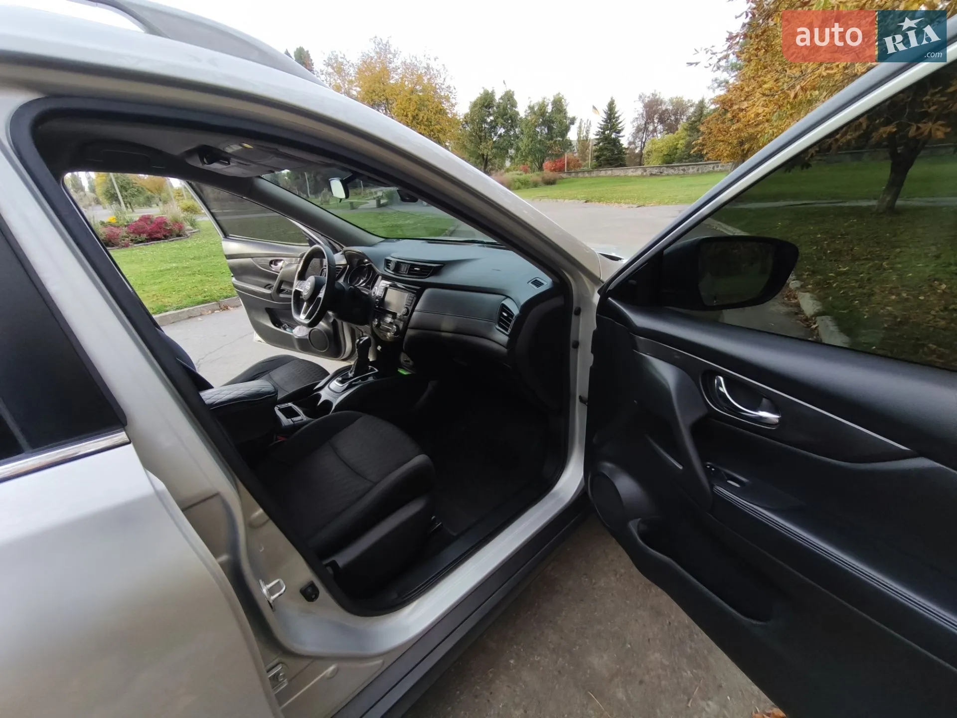 2019 Nissan Rogue - мініатюра 16