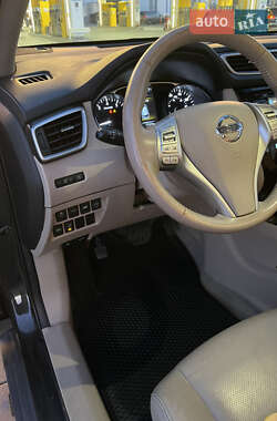 Внедорожник / Кроссовер Nissan Rogue 2014 в 