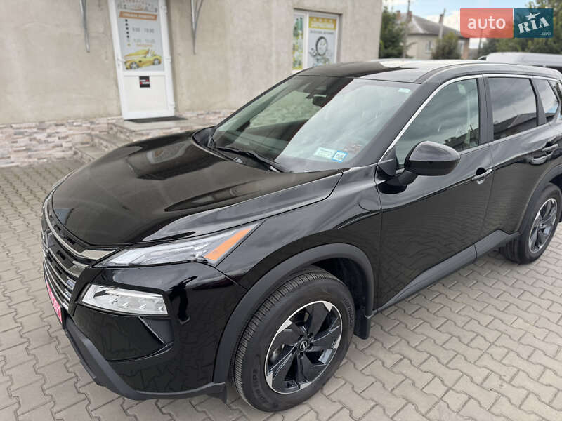 Внедорожник / Кроссовер Nissan Rogue 2024 в Луцке