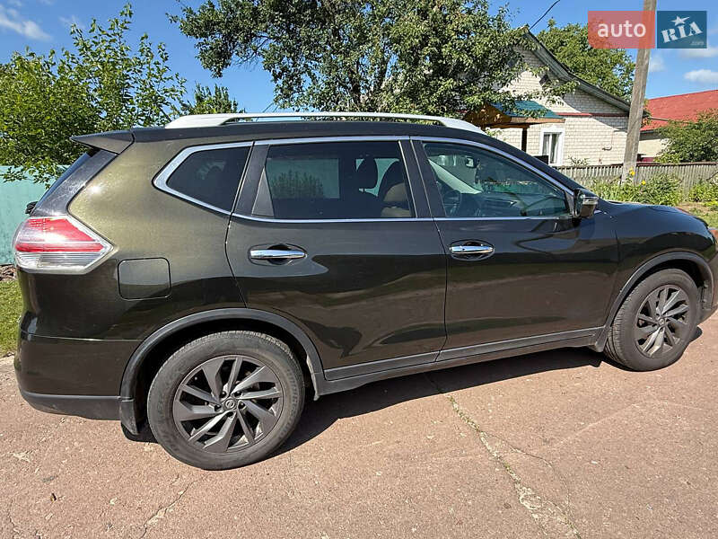 Позашляховик / Кросовер Nissan Rogue 2016 в Чернігові