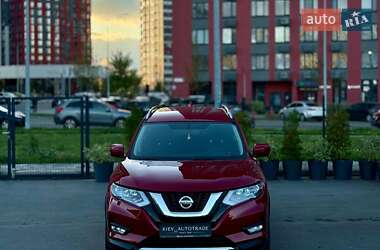 Внедорожник / Кроссовер Nissan Rogue 2016 в 
