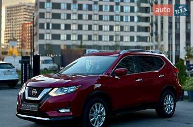 Внедорожник / Кроссовер Nissan Rogue 2016 в 