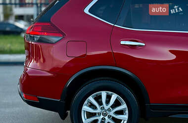 Внедорожник / Кроссовер Nissan Rogue 2016 в 