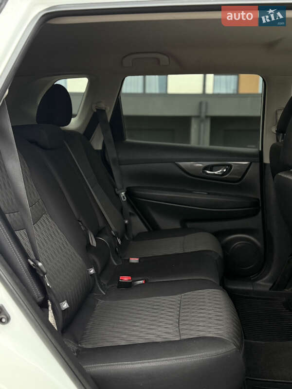 Внедорожник / Кроссовер Nissan Rogue 2018 в Ровно фото 2 Внедорожник / Кроссовер Nissan Rogue 2018 в Ровно