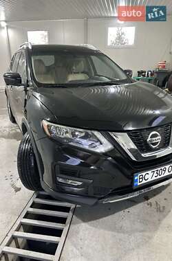 Внедорожник / Кроссовер Nissan Rogue 2017 в Золочеве