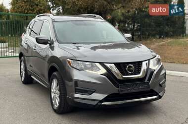 Позашляховик / Кросовер Nissan Rogue 2018 в 