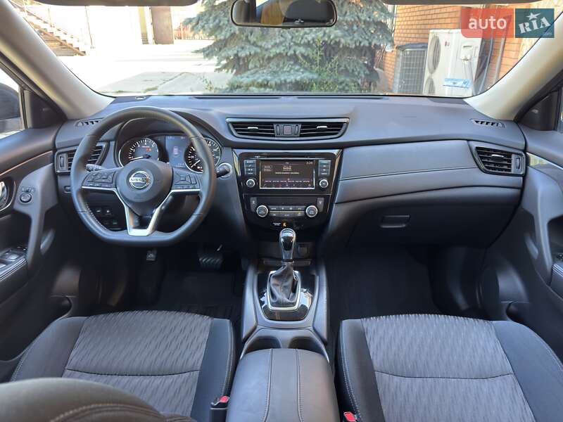 Позашляховик / Кросовер Nissan Rogue 2018 в Харкові