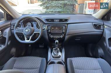 Позашляховик / Кросовер Nissan Rogue 2018 в 