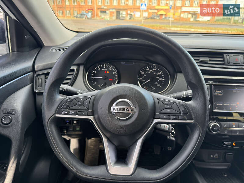 Внедорожник / Кроссовер Nissan Rogue 2018 в Сумах