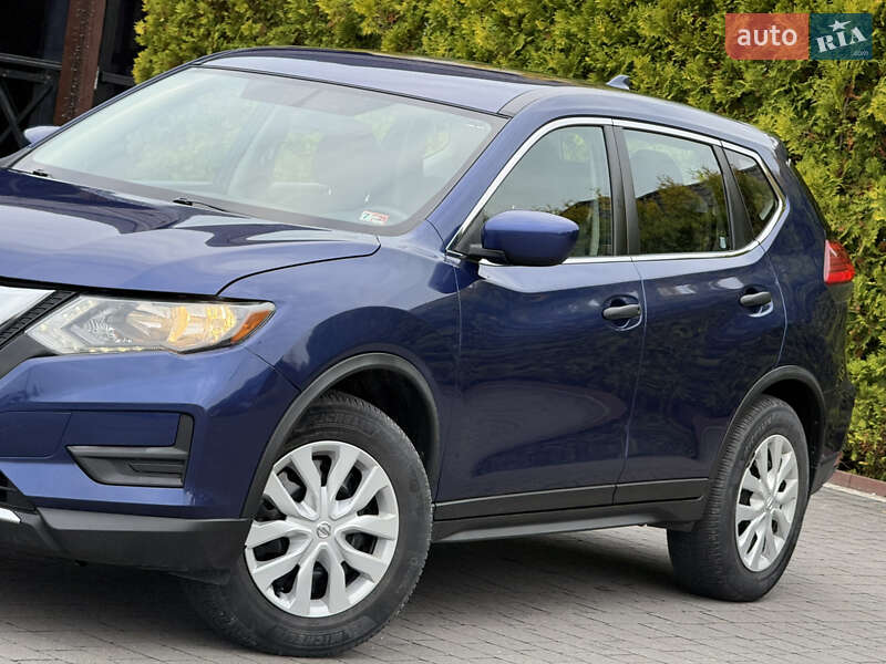 Внедорожник / Кроссовер Nissan Rogue 2017 в Стрые