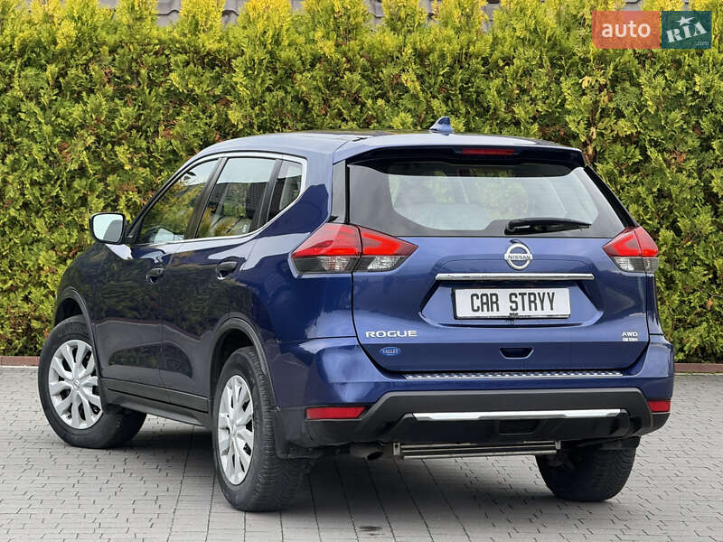 Внедорожник / Кроссовер Nissan Rogue 2017 в Стрые