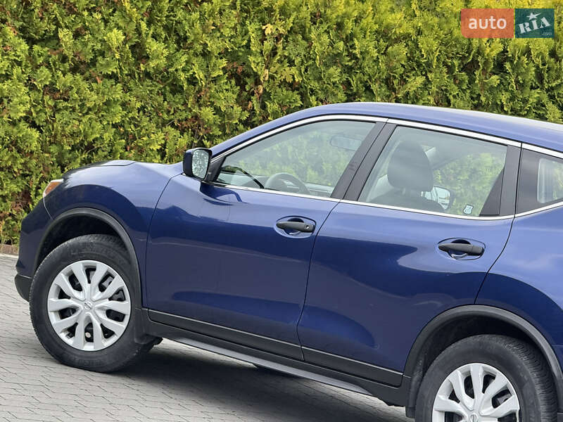 Внедорожник / Кроссовер Nissan Rogue 2017 в Стрые