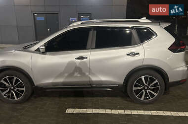 Внедорожник / Кроссовер Nissan Rogue 2019 в 