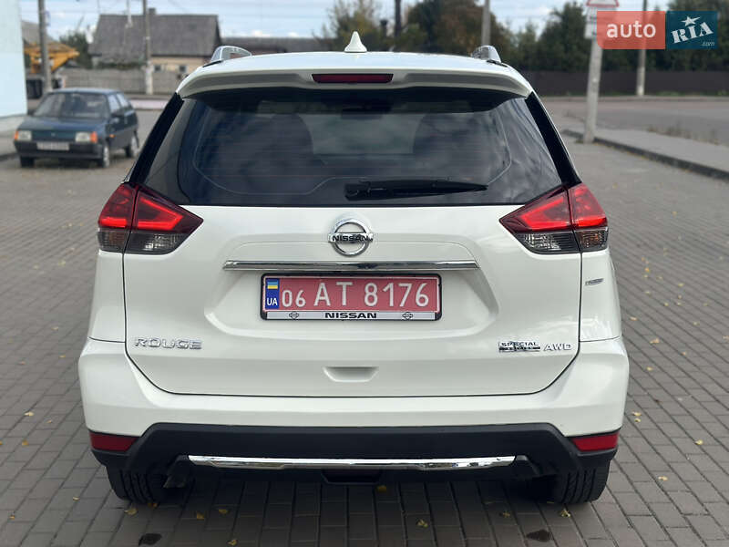 Внедорожник / Кроссовер Nissan Rogue 2019 в Житомире