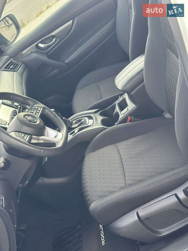 Внедорожник / Кроссовер Nissan Rogue 2019 в Житомире