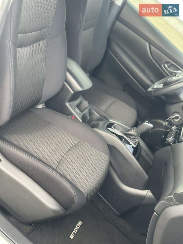 Внедорожник / Кроссовер Nissan Rogue 2019 в Житомире