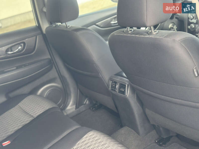 Внедорожник / Кроссовер Nissan Rogue 2019 в Житомире