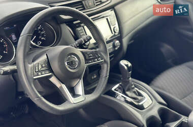Внедорожник / Кроссовер Nissan Rogue 2019 в 