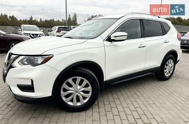 Внедорожник / Кроссовер Nissan Rogue 2017 в 