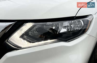 Внедорожник / Кроссовер Nissan Rogue 2017 в 