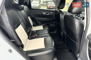Внедорожник / Кроссовер Nissan Rogue 2017 в 