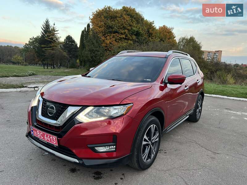 Внедорожник / Кроссовер Nissan Rogue 2017 в Ровно