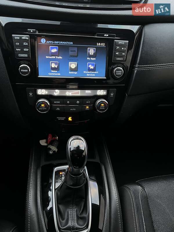 Внедорожник / Кроссовер Nissan Rogue 2017 в Ровно