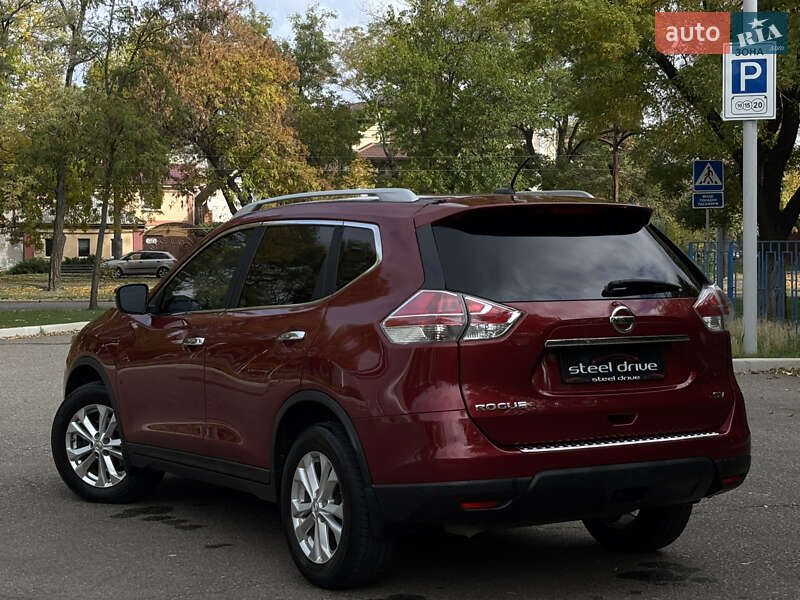 Внедорожник / Кроссовер Nissan Rogue 2016 в Николаеве