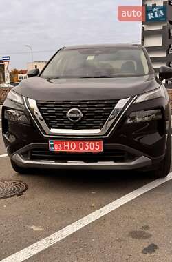 Внедорожник / Кроссовер Nissan Rogue 2023 в 
