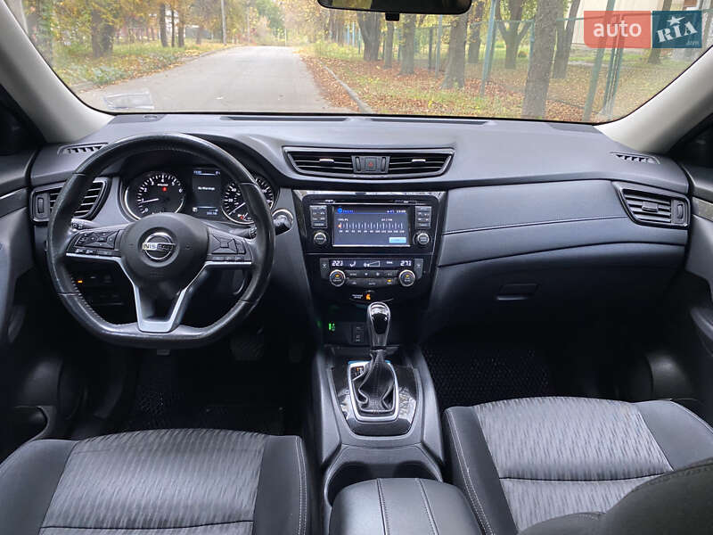 Позашляховик / Кросовер Nissan Rogue 2017 в Сумах
