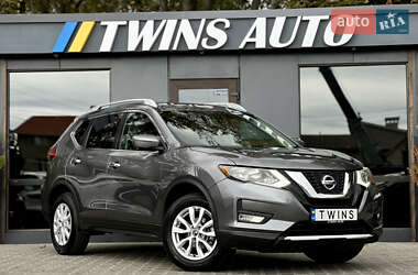 Внедорожник / Кроссовер Nissan Rogue 2017 в 