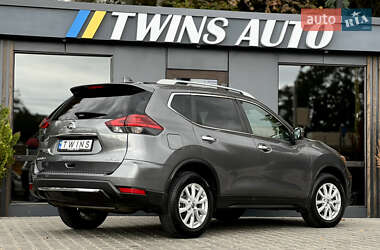 Внедорожник / Кроссовер Nissan Rogue 2017 в 