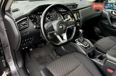 Внедорожник / Кроссовер Nissan Rogue 2017 в 