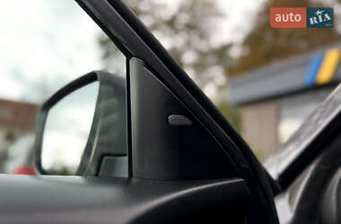 Внедорожник / Кроссовер Nissan Rogue 2017 в 