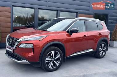 Внедорожник / Кроссовер Nissan Rogue 2021 в Ровно
