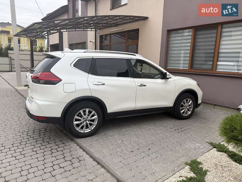 Внедорожник / Кроссовер Nissan Rogue 2017 в Виннице