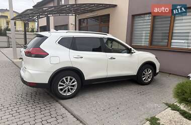 Внедорожник / Кроссовер Nissan Rogue 2017 в 
