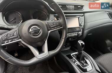Внедорожник / Кроссовер Nissan Rogue 2017 в 