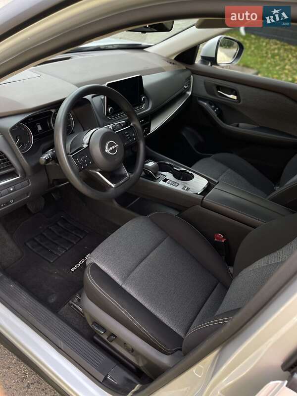 Позашляховик / Кросовер Nissan Rogue 2023 в Дніпрі