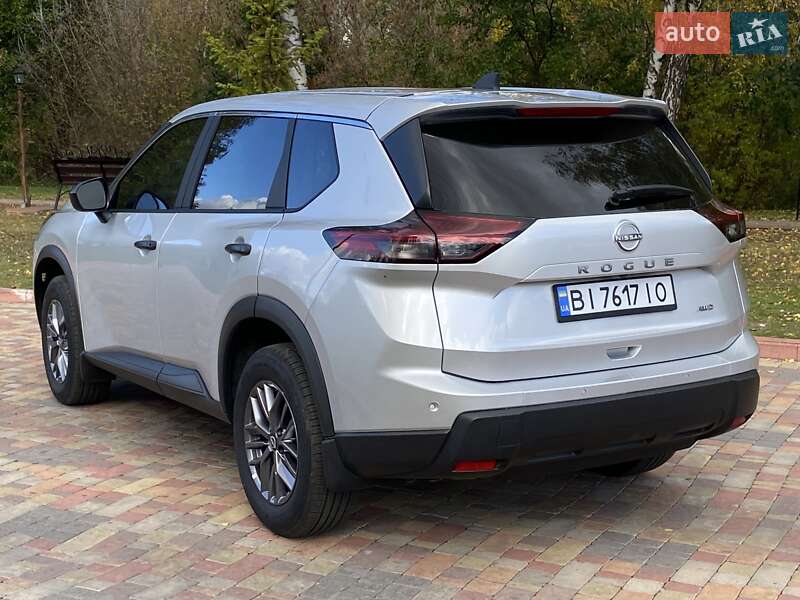 Внедорожник / Кроссовер Nissan Rogue 2024 в Киеве