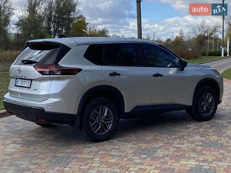 Внедорожник / Кроссовер Nissan Rogue 2024 в Киеве