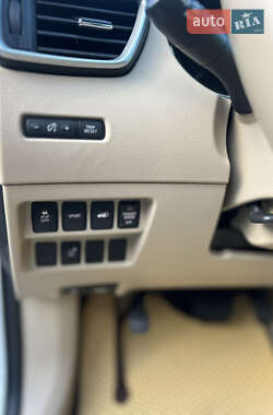 Внедорожник / Кроссовер Nissan Rogue 2014 в 
