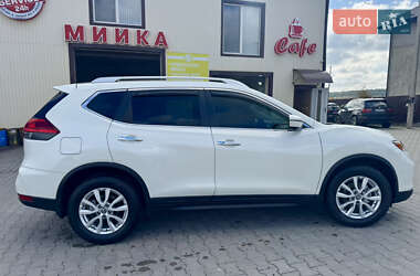 Внедорожник / Кроссовер Nissan Rogue 2017 в 