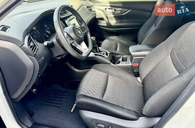 Внедорожник / Кроссовер Nissan Rogue 2017 в 