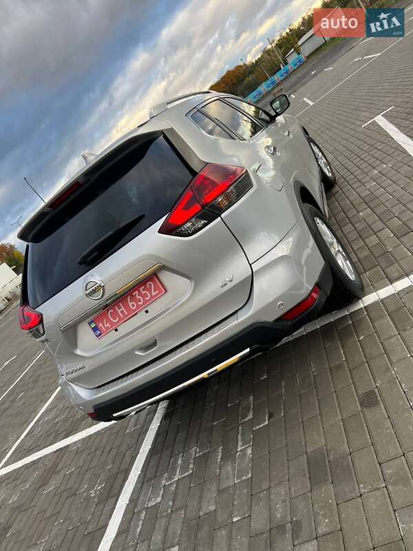 Внедорожник / Кроссовер Nissan Rogue 2019 в Шептицькому