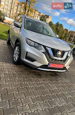 Позашляховик / Кросовер Nissan Rogue 2019 в 