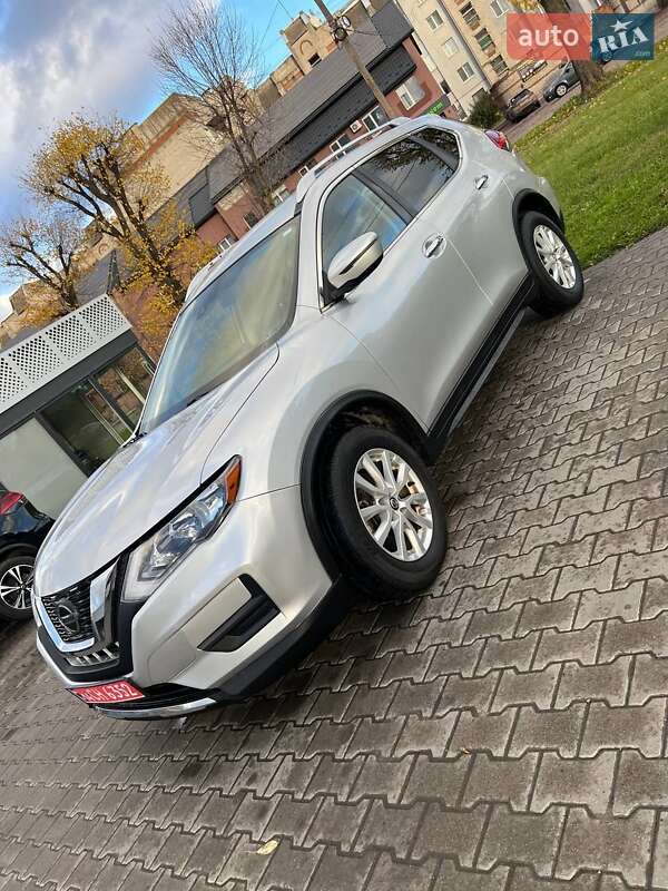 Внедорожник / Кроссовер Nissan Rogue 2019 в Шептицькому