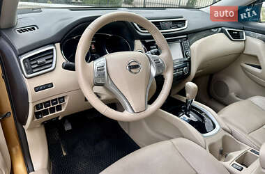 Внедорожник / Кроссовер Nissan Rogue 2014 в 