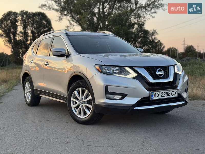 Внедорожник / Кроссовер Nissan Rogue 2016 в Днепре